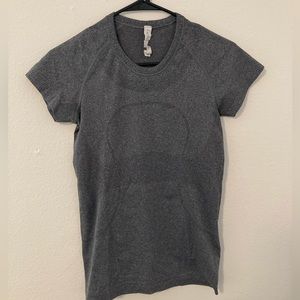 Lululemon swiftly tech short sleeve tee, size 6